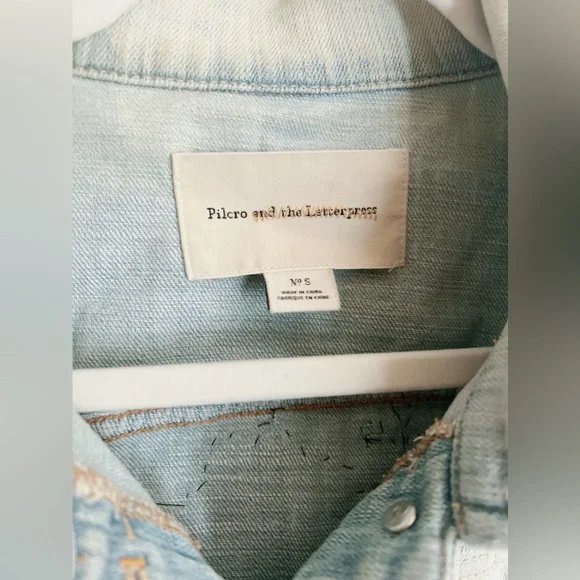 Denim Vest S to M deer 🦌 skull rose 🌹 appliqué embroidered light wash blue - Picture 9 of 14